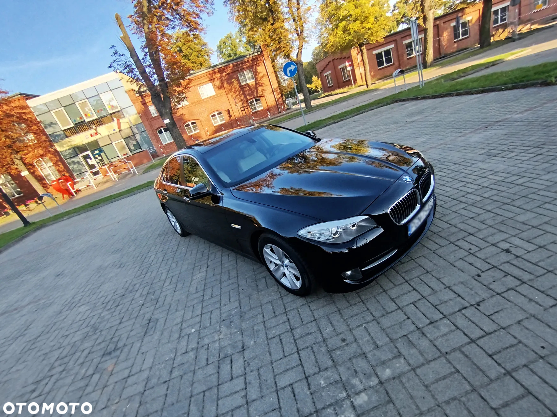 BMW Seria 5 528i Sport-Aut - 26