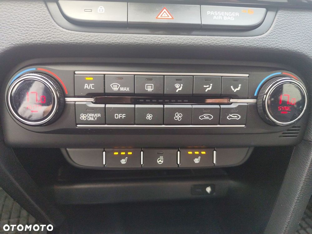 Kia Ceed - 25