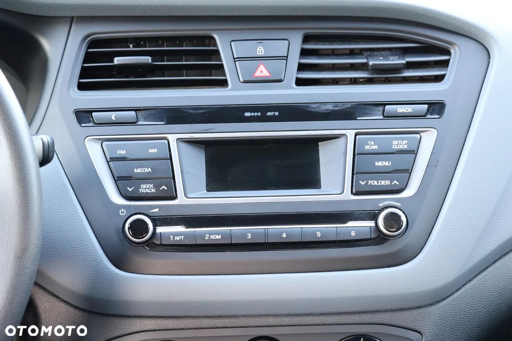 Hyundai i20 1.2 Pure - 6