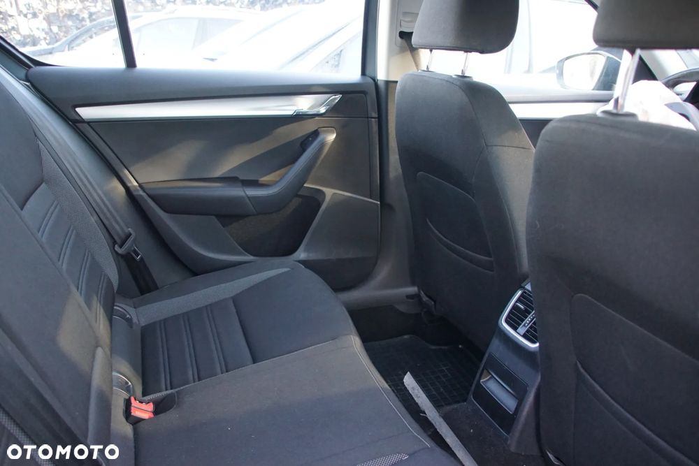 Auto na części - Skoda Octavia III Lift 1.6 TDI 115 KM DDYA SMT LF7Y 2017R Silnik Skrzynia Drzwi Maska Błotnik Klapa Zderzak Lusterko Lampa Szyba Klamka Deska Kokpit Sterownik Moduł Czujnik Licznik Wyświetlacz Panel Kierownica - 15