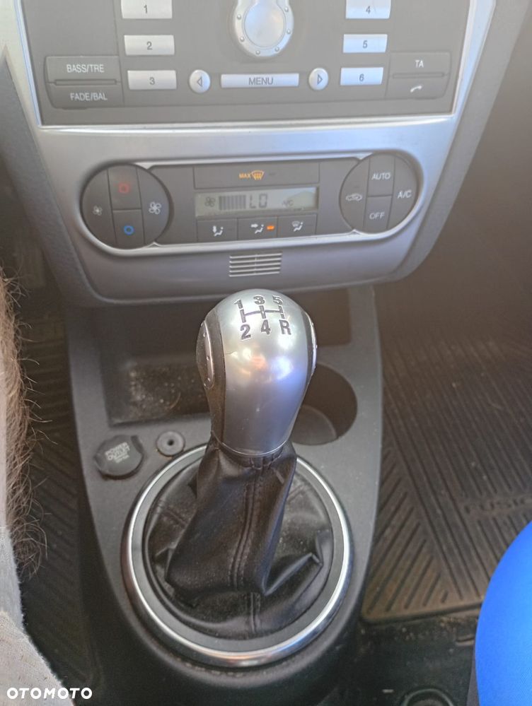 Ford Fusion - 12
