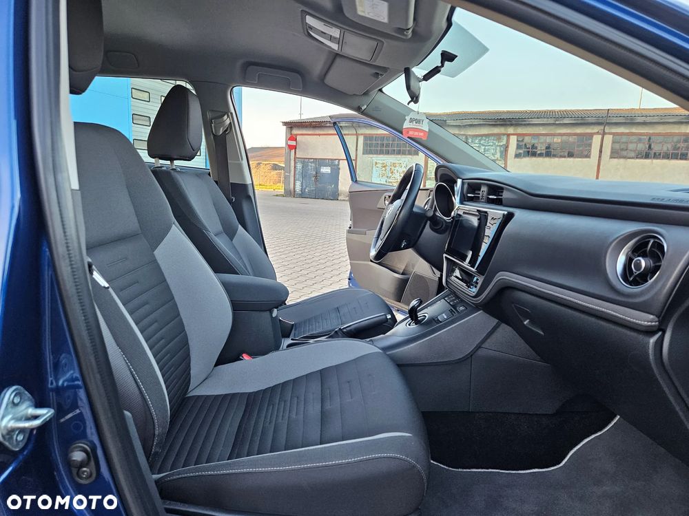 Toyota Auris Hybrid 135 Premium - 11