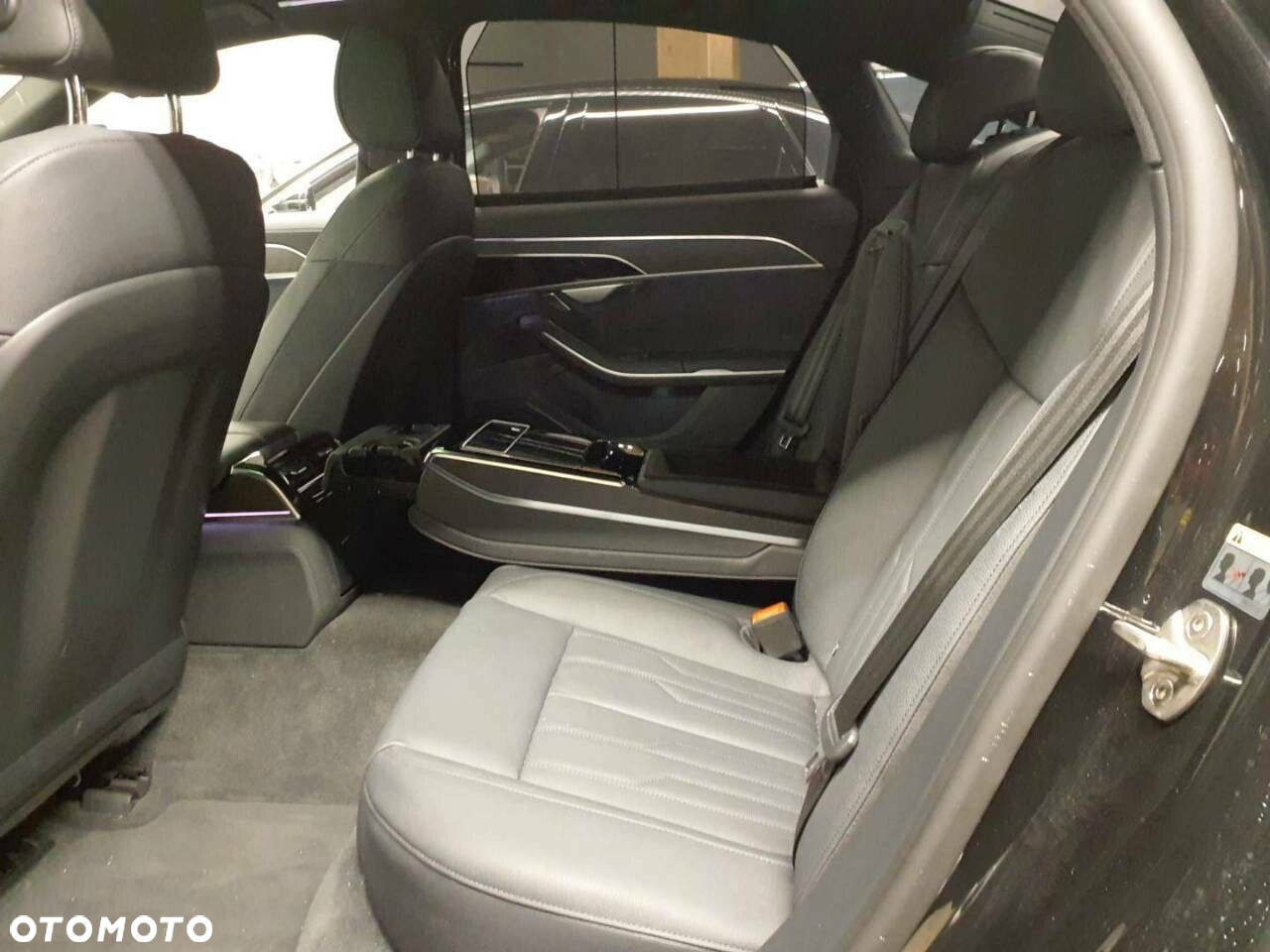 Audi A8 - 6