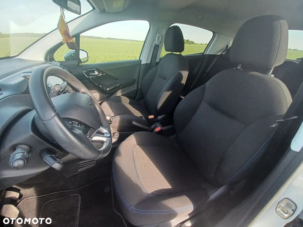 Peugeot 208 1.2 PureTech Style - 10
