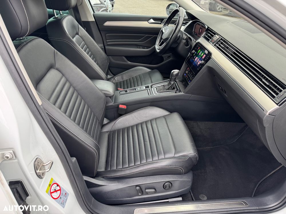 Volkswagen Passat Variant 2.0 TDI SCR DSG Elegance - 28