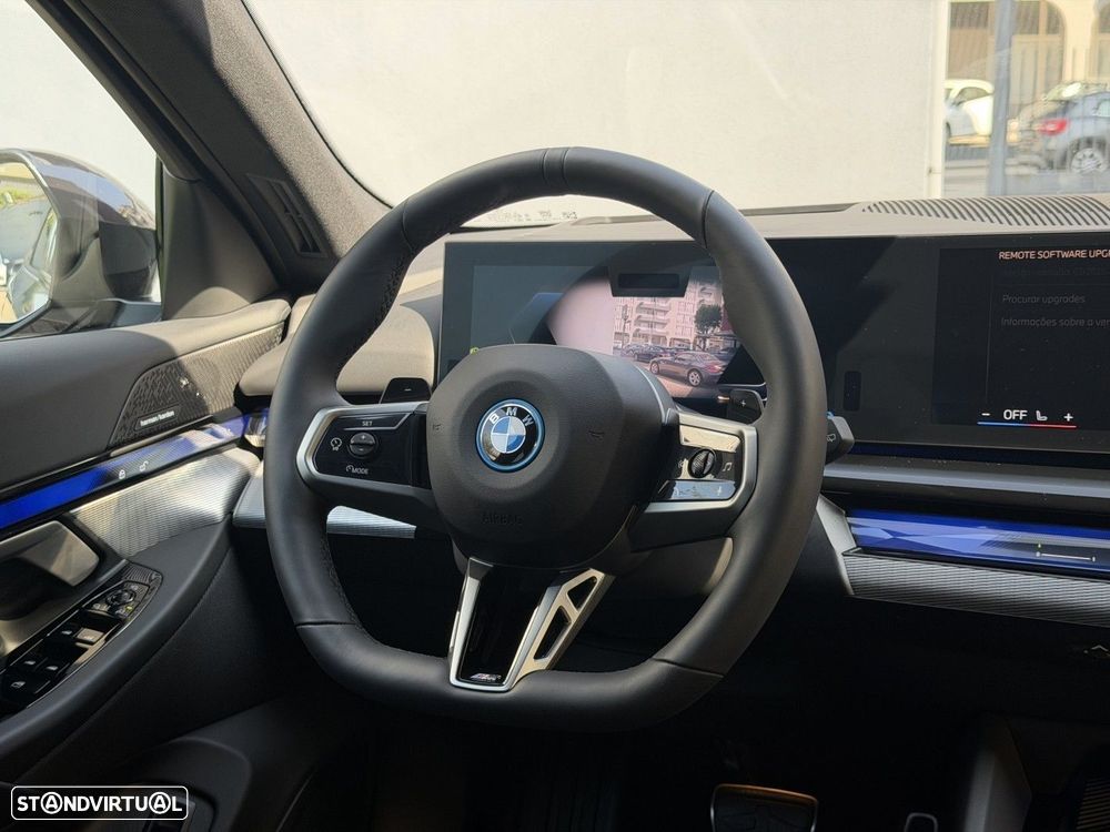 BMW 530 e Pack Desportivo M Pro - 32