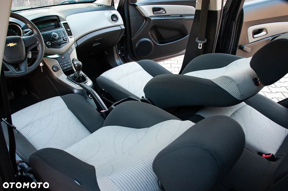 Chevrolet Cruze 1.6 - 26