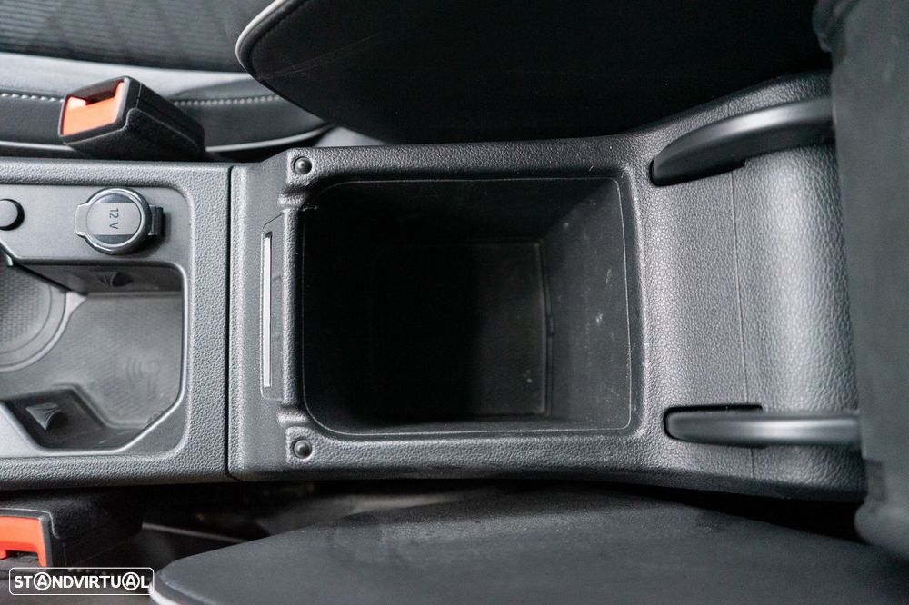 VW Golf Variant 2.0 TDi R-Line DSG - 34