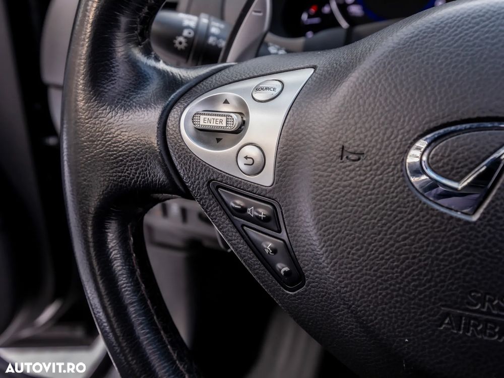 Infiniti QX70 5.0 AWD Aut. S Premium - 26