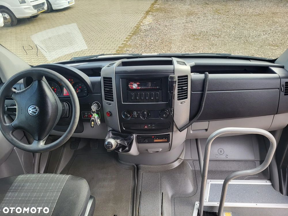 Volkswagen Crafter 24 - miejsca + 3 stojące - 9