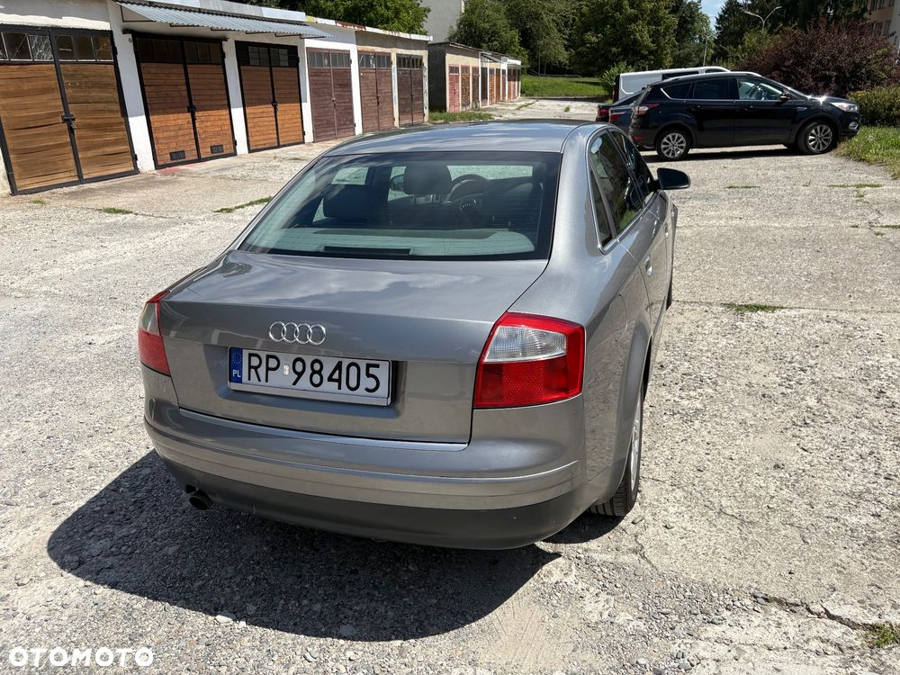 Audi A4 Limousine - 6