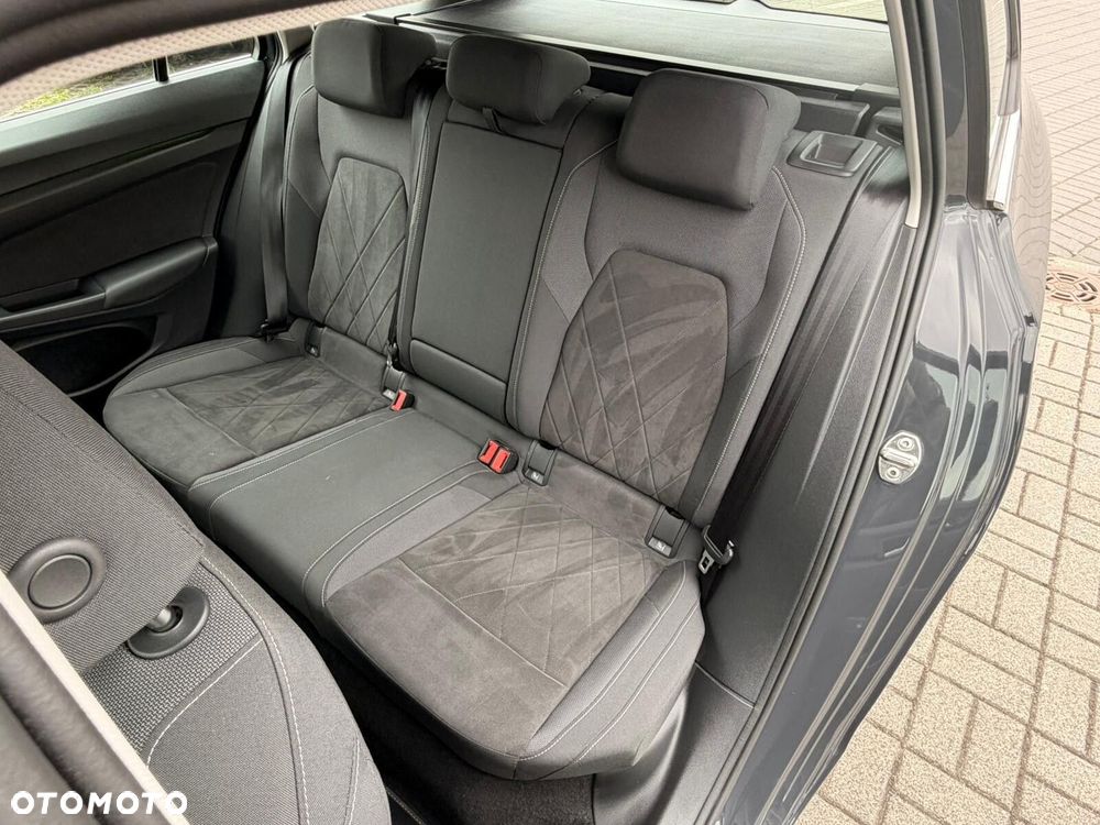 Volkswagen Golf - 25