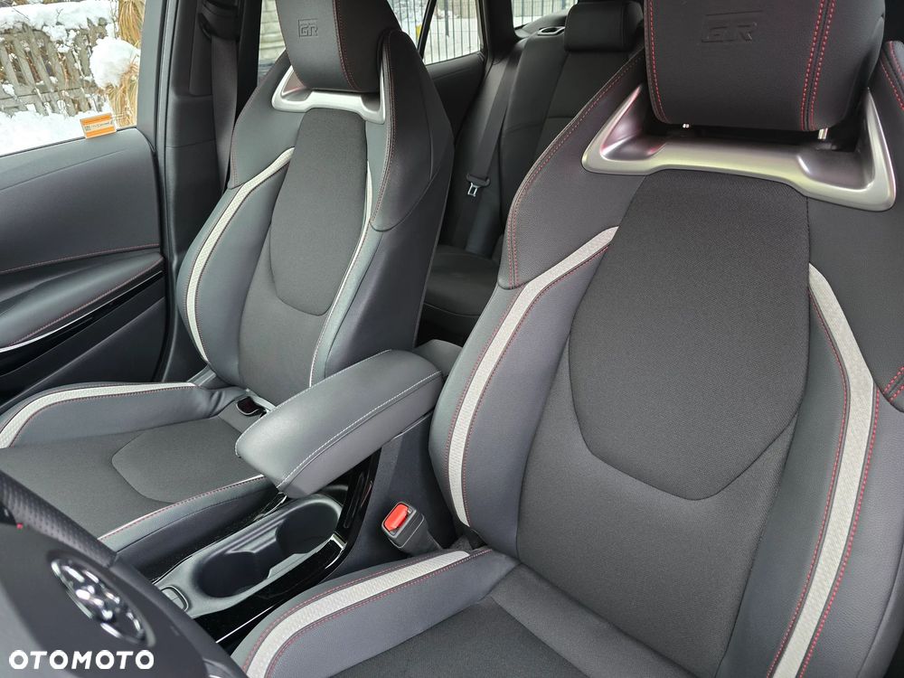 Toyota Corolla 1.8 Hybrid GR Sport - 13