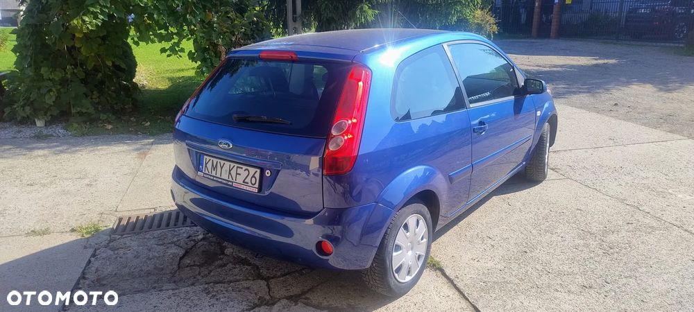 Ford Fiesta 1.3 Ambiente - 4