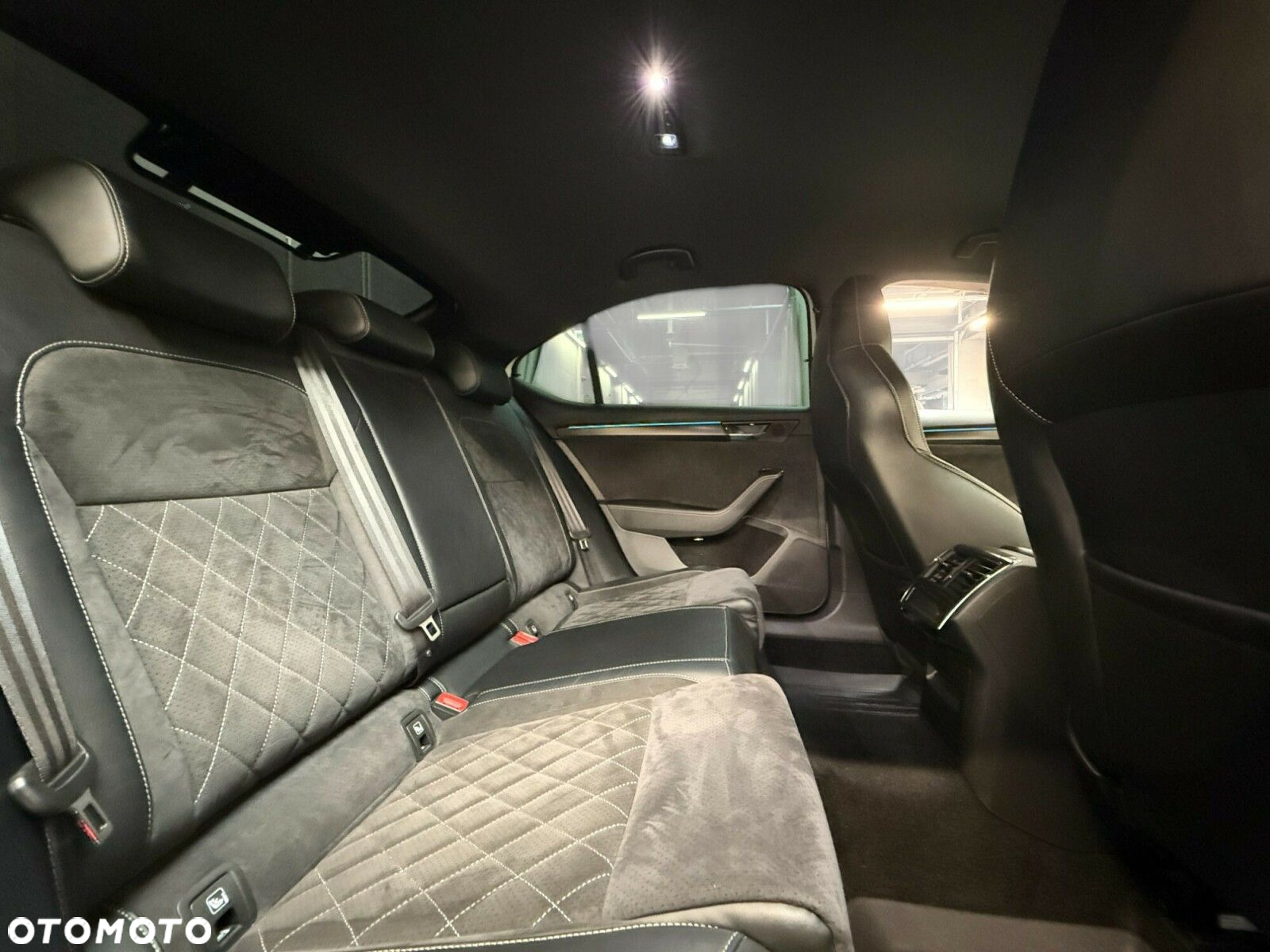Skoda Superb 2.0 TSI Sportline DSG - 22