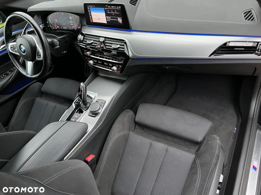BMW Seria 5 530i GPF xDrive M Sport sport - 30
