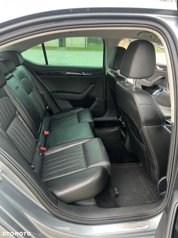 Skoda Superb 2.0 TDI SCR 4x4 L&K DSG - 23