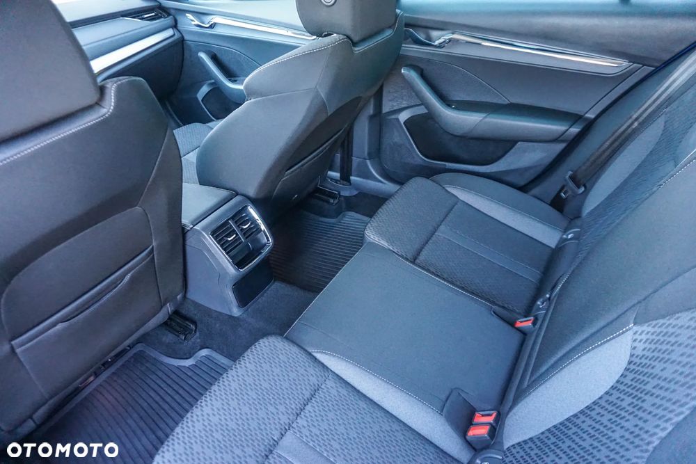 Skoda Octavia 2.0 TDI Style DSG - 29