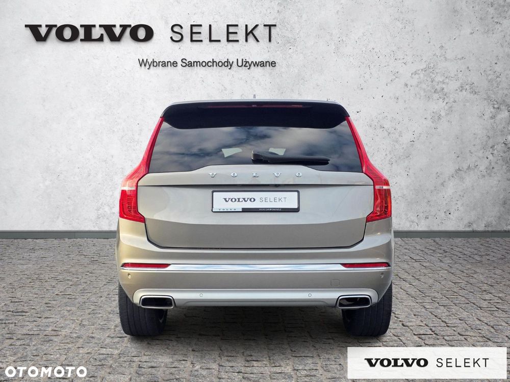 Volvo XC 90 - 9