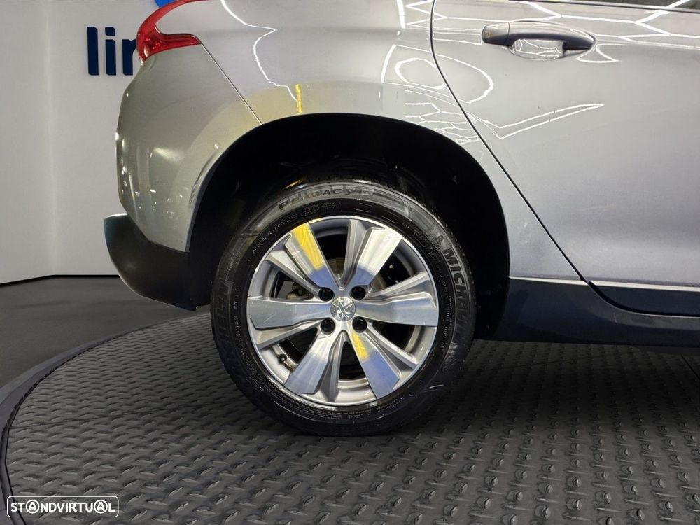 Peugeot 2008 1.6 BlueHDi Style - 11