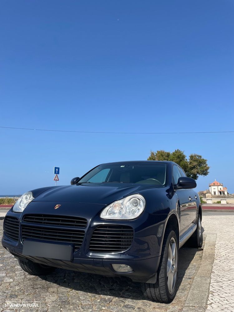 Porsche Cayenne Turbo - 1