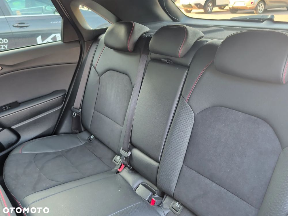 Kia Ceed 1.6 T-GDI GT DCT - 25