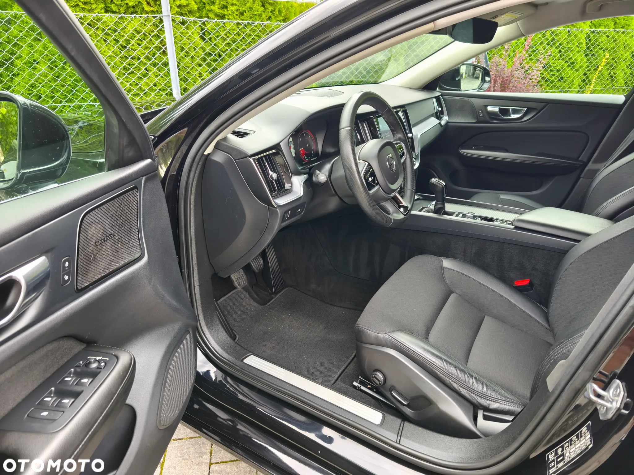 Volvo V60 D3 Drive-E R-Design Momentum - 15