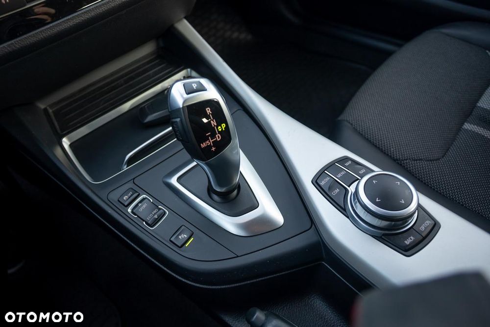 BMW Seria 1 118i Sport Line Shadow - 8