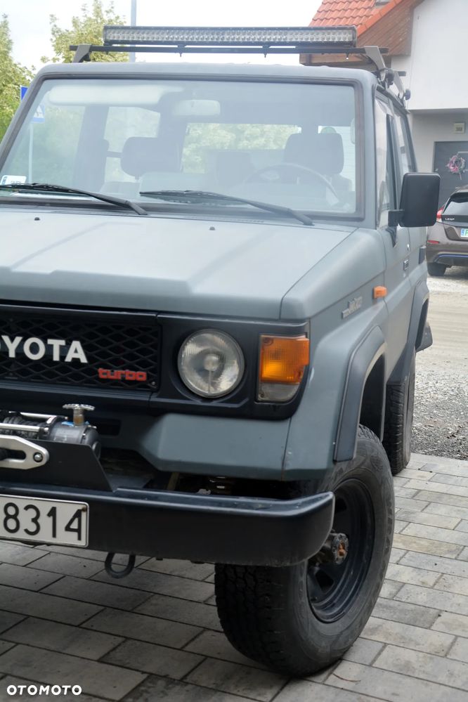 Toyota Land Cruiser - 5
