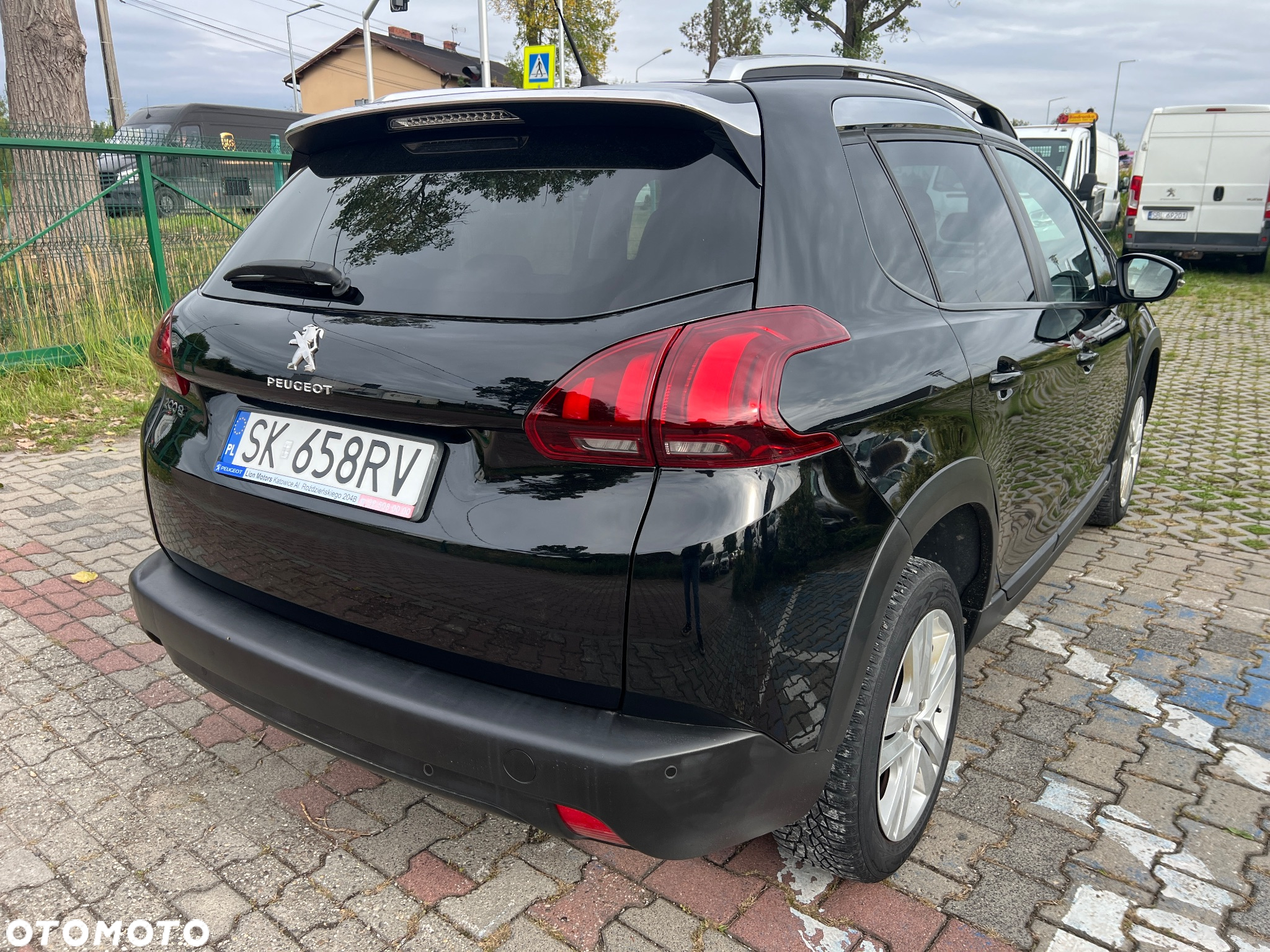 Peugeot 2008 1.2 Pure Tech Signature - 29