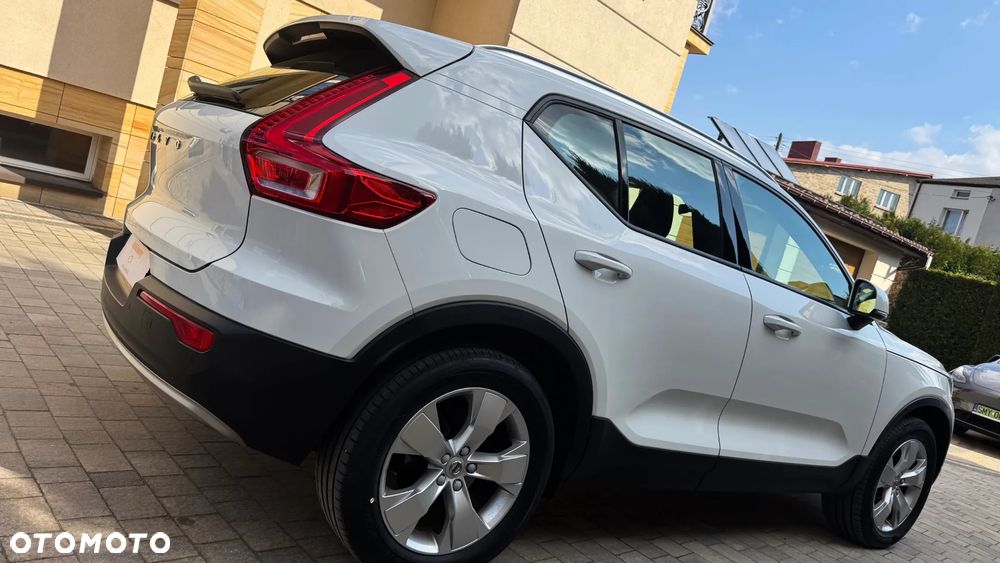 Volvo XC 40 T3 Geartronic Momentum Pro - 11