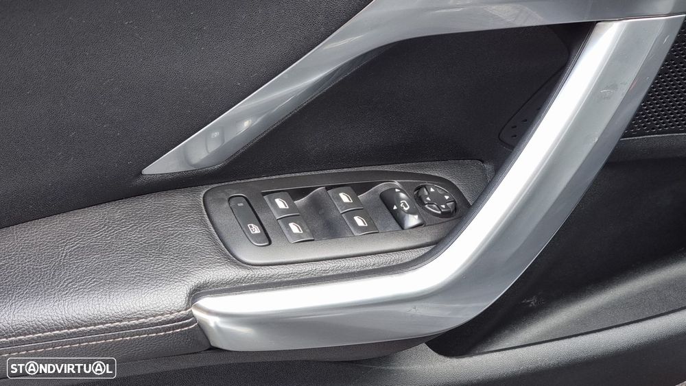 Peugeot 208 1.2 PureTech GT Line - 23