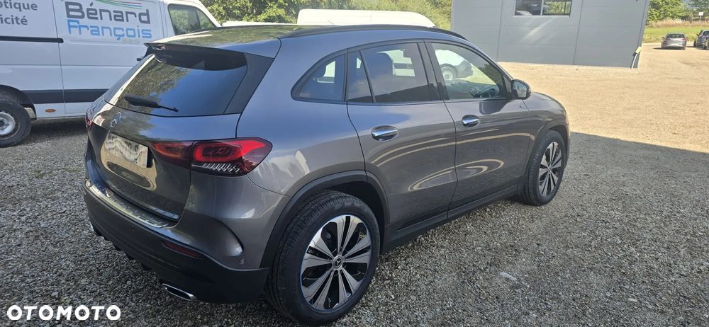 Mercedes-Benz GLA 200 Business Edition - 2