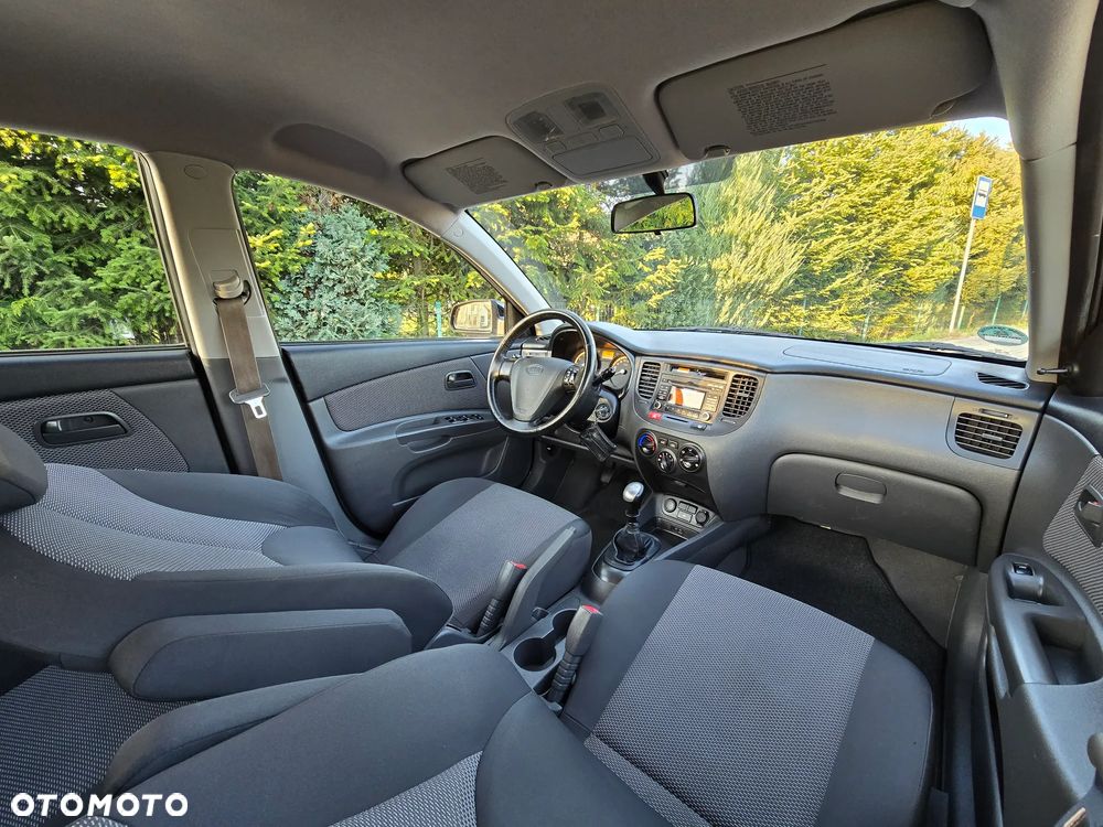 Kia Rio - 6