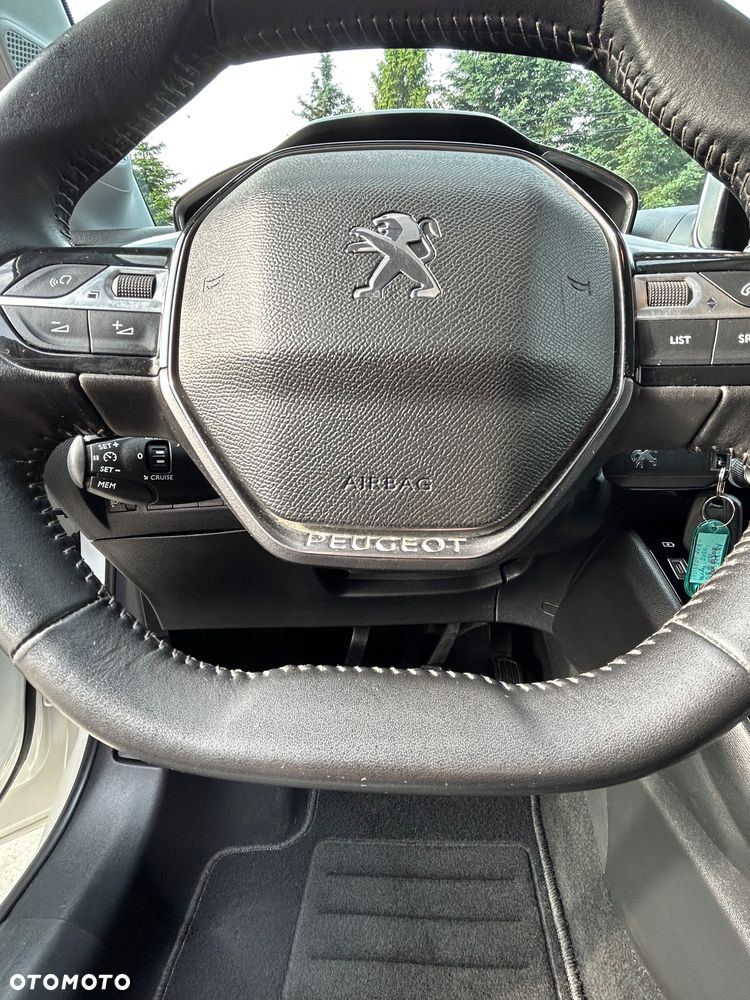 Peugeot 208 - 14