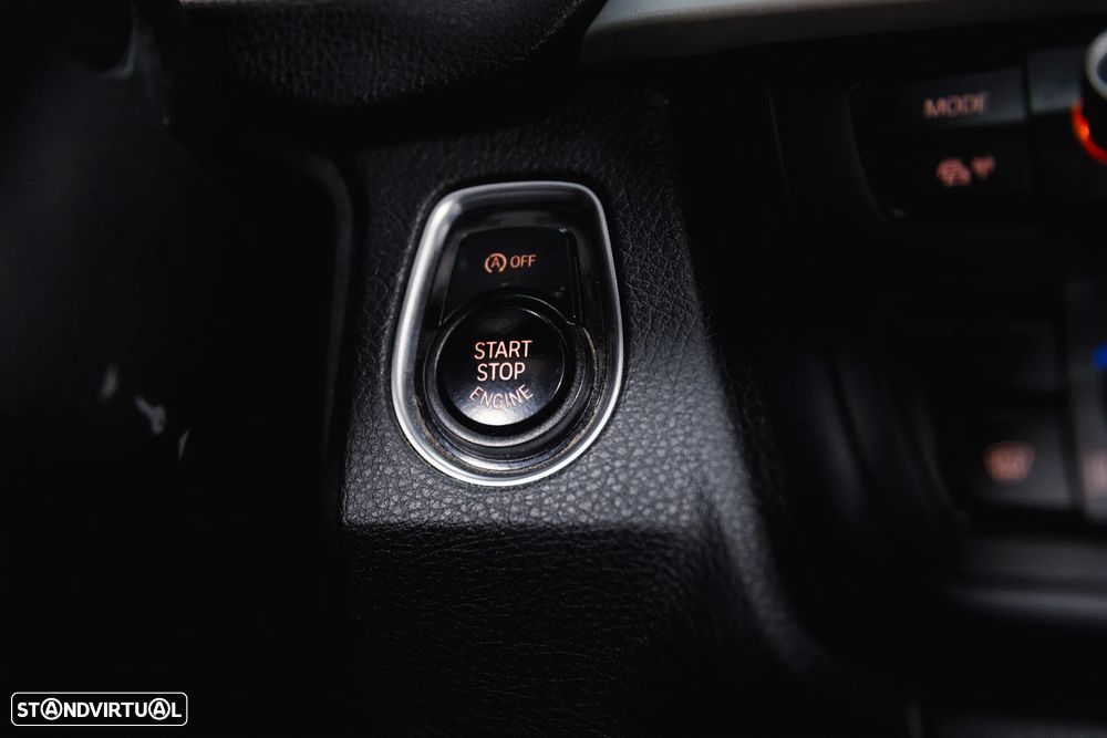 BMW 320 d Auto Pack M - 19