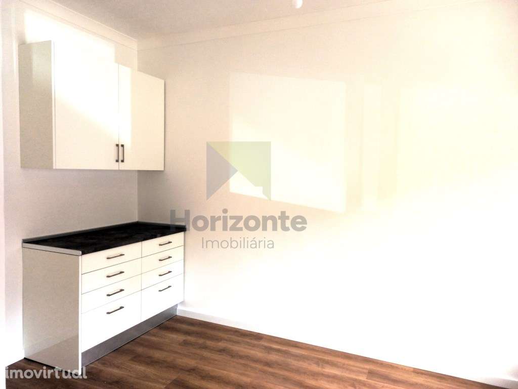 APARTAMENTO T2 COMPLETAMENTE REMODELADO - BARREIRO - Grande imagem: 3/13