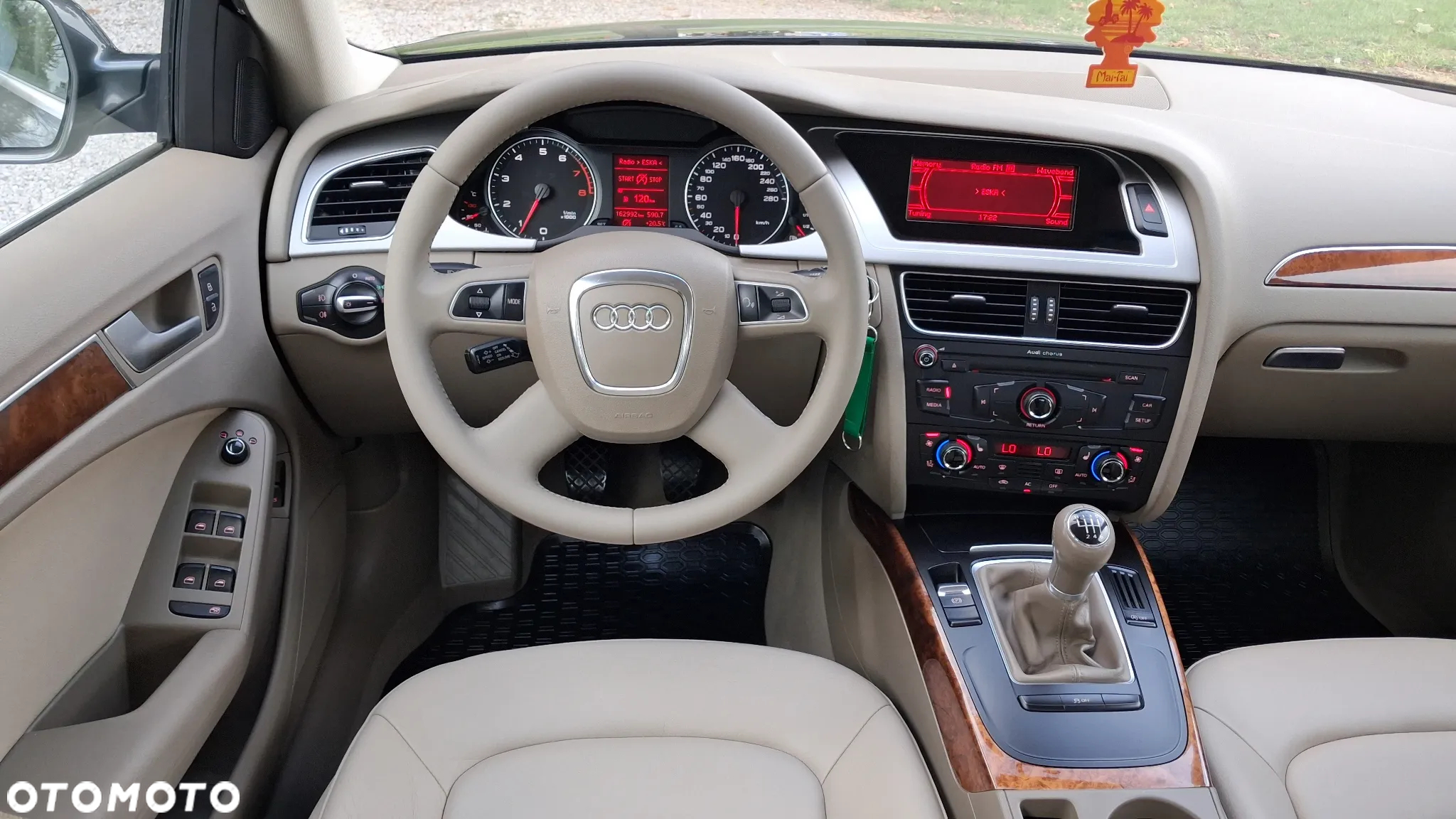 Audi A4 Limousine - 3