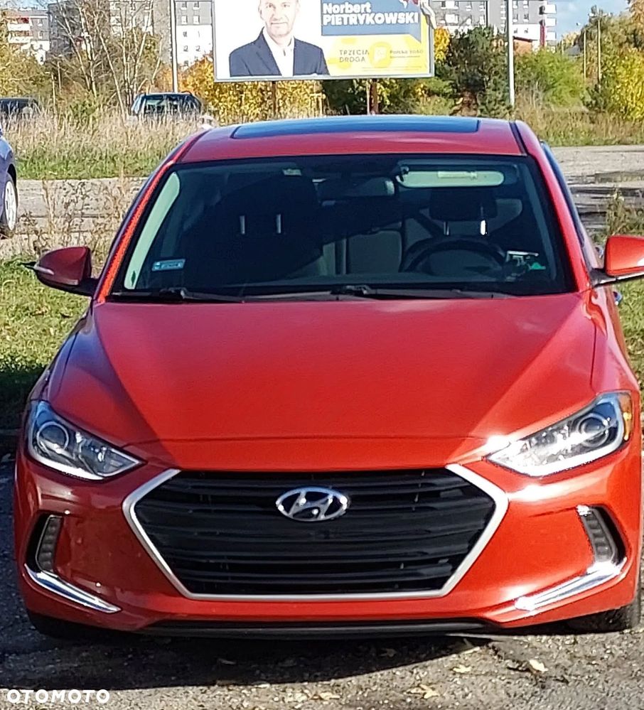 Hyundai Elantra - 1