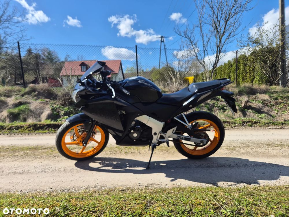 Honda CBR - 1