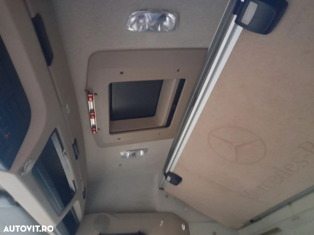 Mercedes-Benz 963-4-D - 8