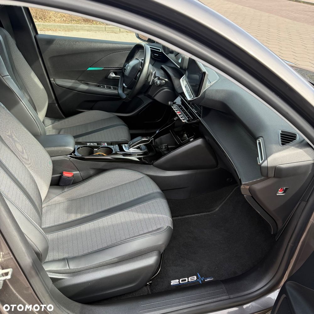 Peugeot 208 - 11