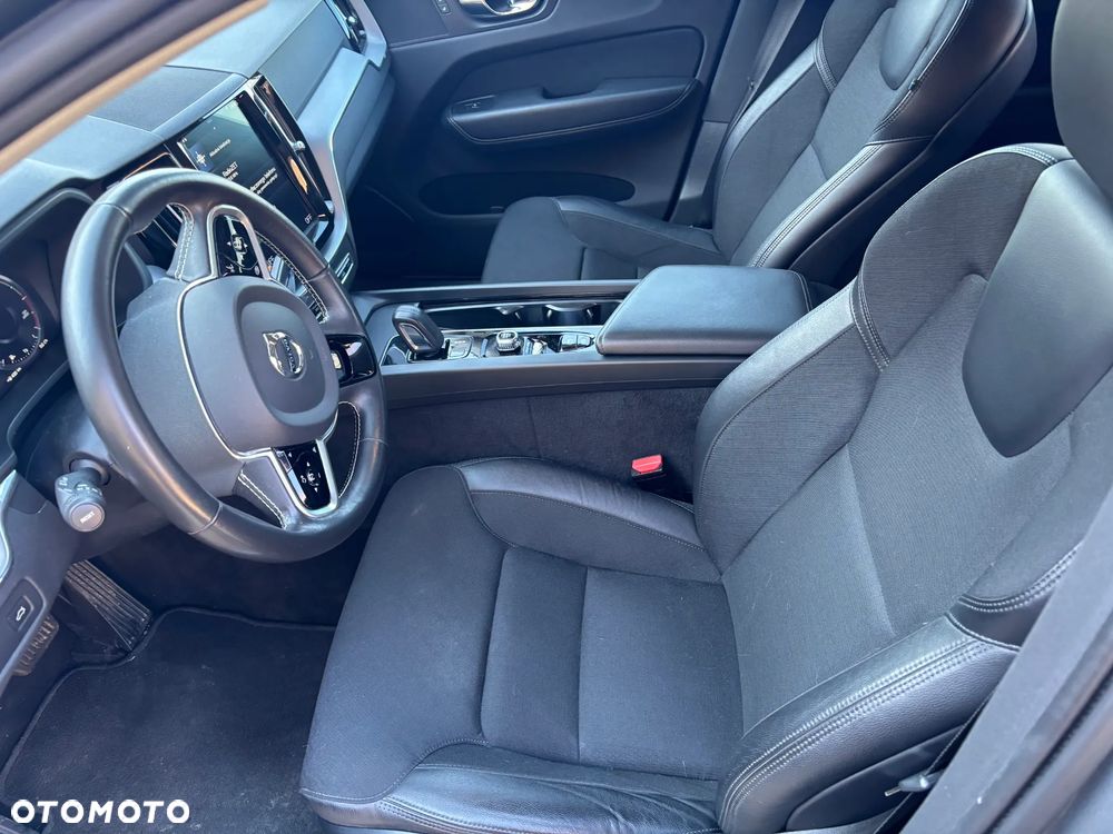Volvo XC 60 B4 D Momentum Pro - 7