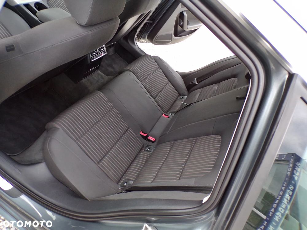 Audi A4 Avant 2.0 TDI DPF Ambition - 27