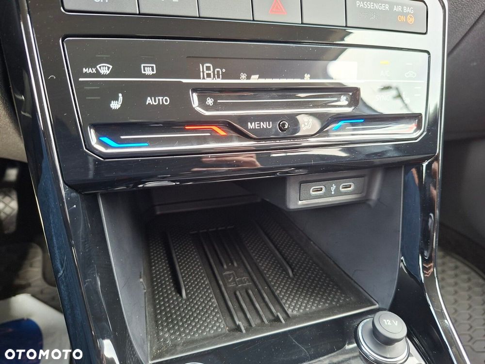Volkswagen T-Cross - 19
