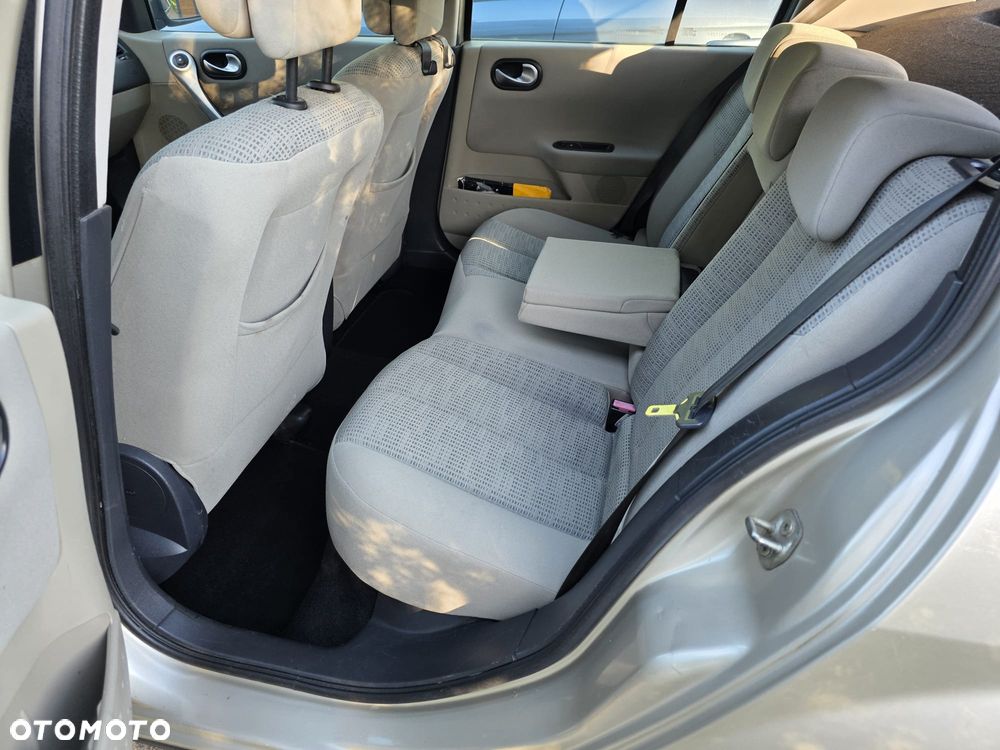 Renault Megane 1.6 16V Confort Dynamique - 5