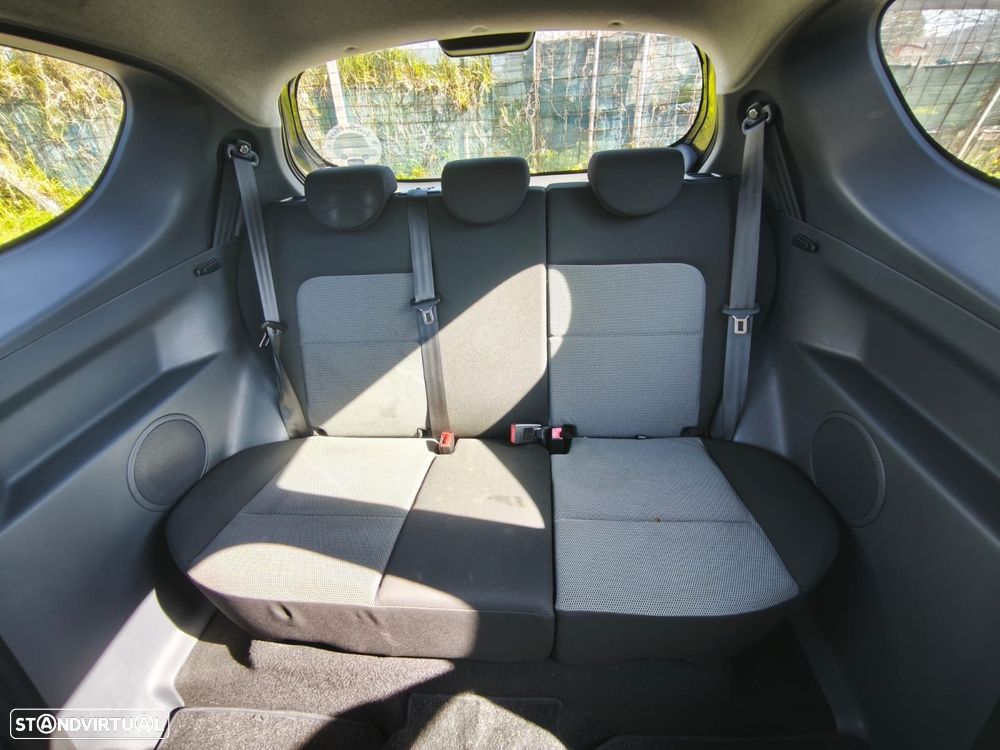 Mitsubishi Colt - 14