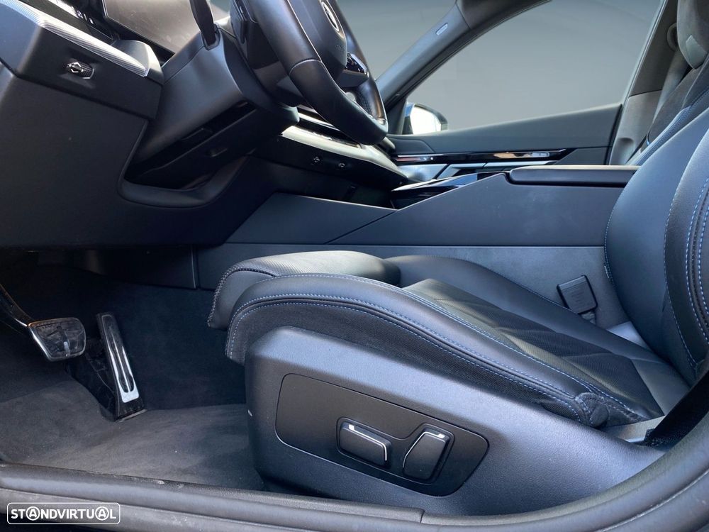 BMW 530 e Pack Desportivo M - 14