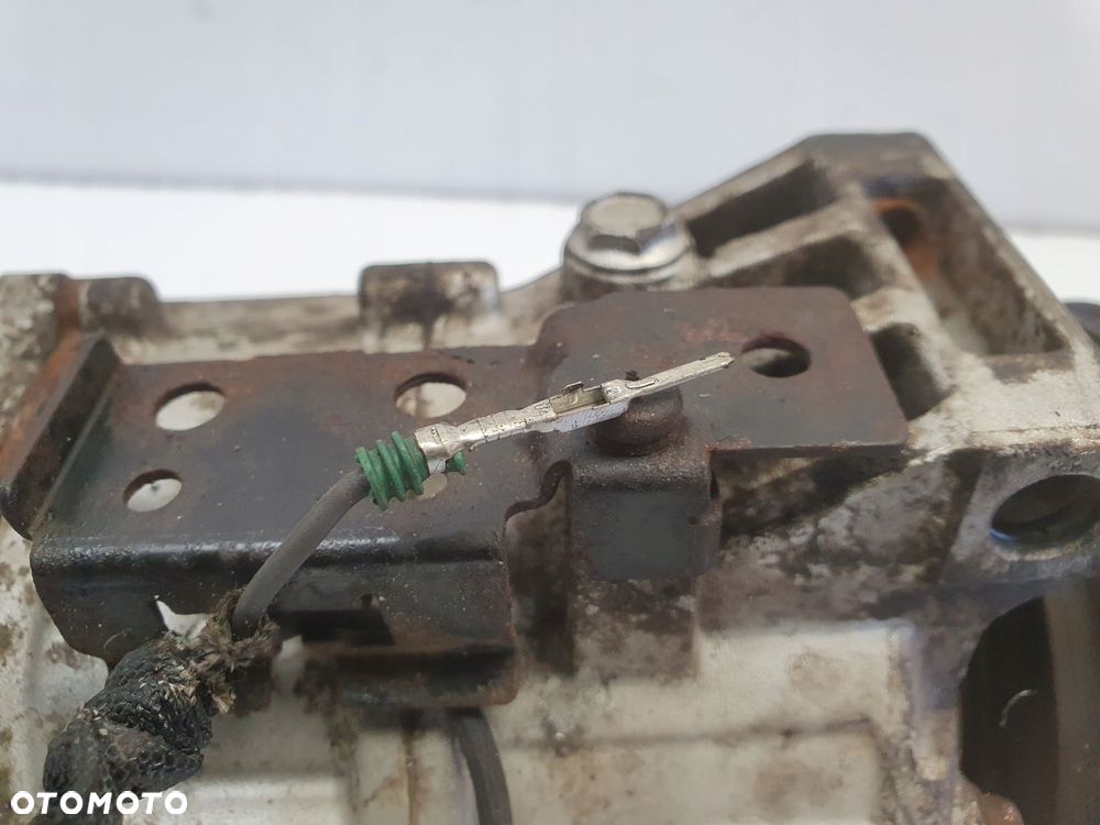 SPRĘŻARKA KLIMATYZACJI Volvo V70 III 2.4 D5 _ pompa 36051063 - 9