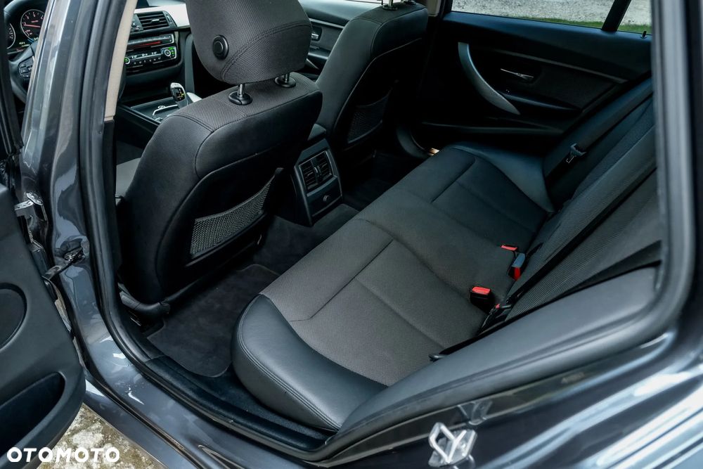 BMW Seria 3 318d Luxury Line - 20